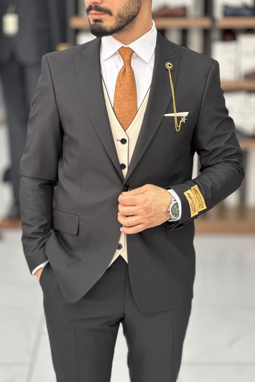 Wholesale Men's Black Plus Size Three-Piece Suit 1744W26-037