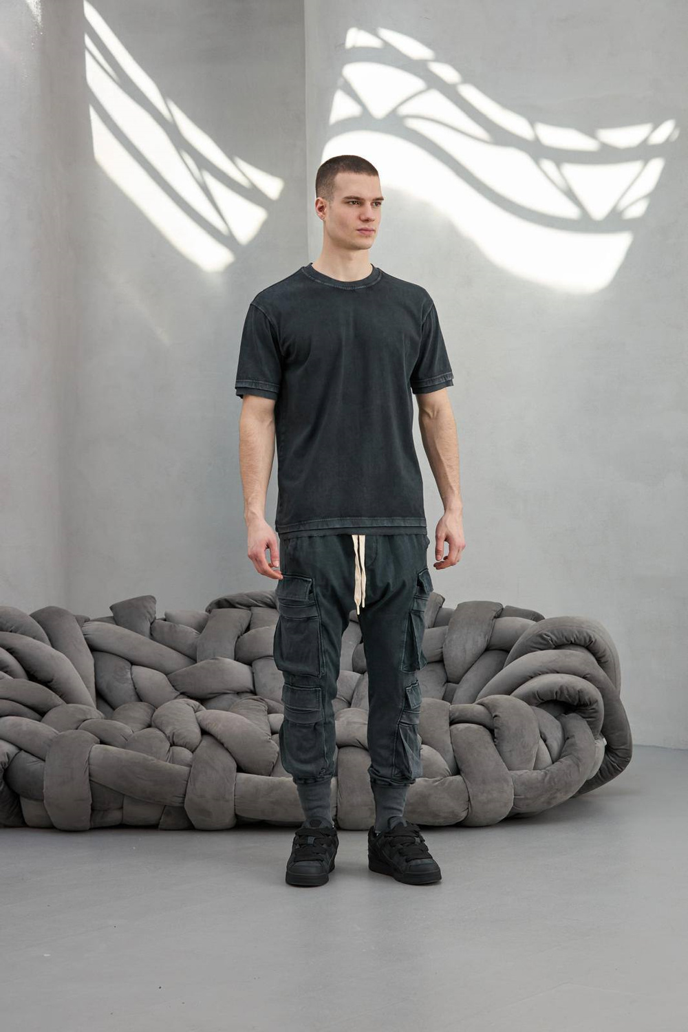 Wholesale Men's Black T-shirt and Pants Set 1603W26-26-Y002