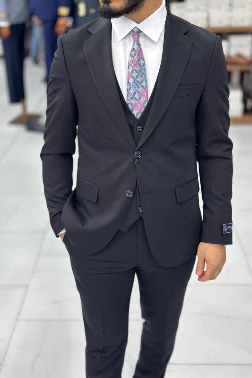 Wholesale Men's Black Three-Piece Suit 1744W26-020