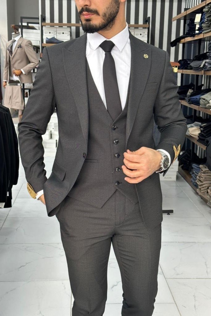 Wholesale Men's Black Three-Piece Suit 1744W26-047