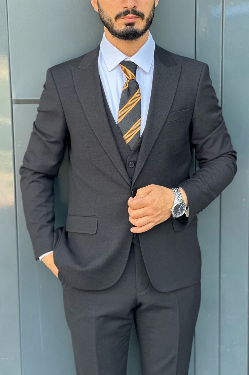Wholesale Men's Black Three-Piece Suit 1744W26-054