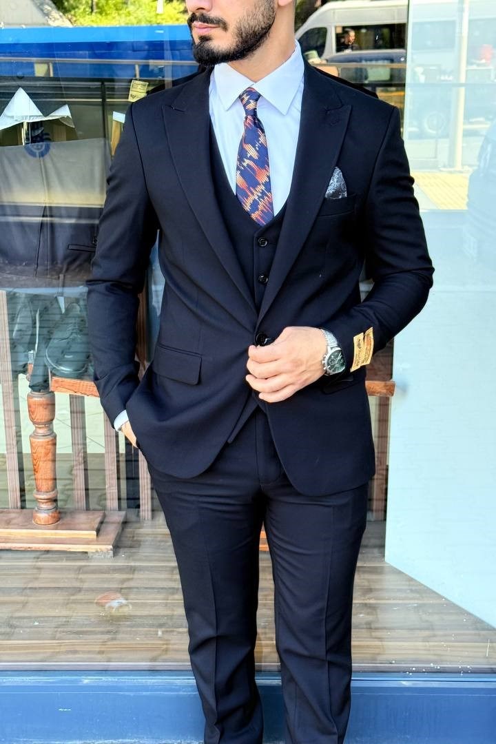 Wholesale Men's Black Three-Piece Suit 1744W26-046