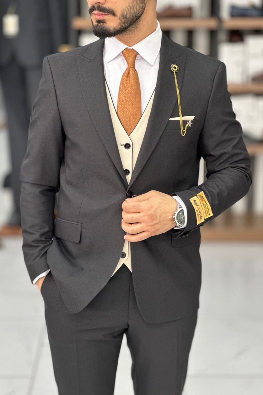 Wholesale Men's Black Three-Piece Suit 1744W26-037