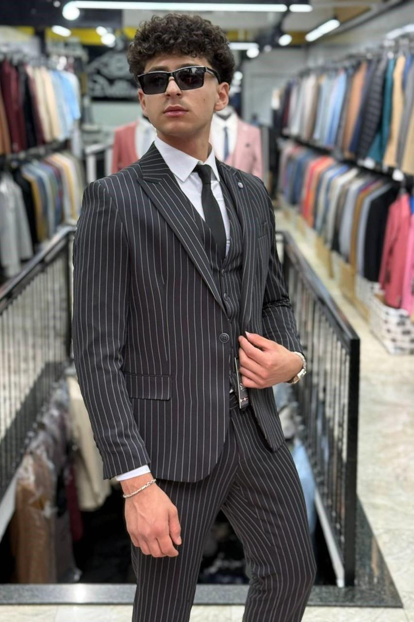 Wholesale Men's Black Three-Piece Suit 1701W26-049
