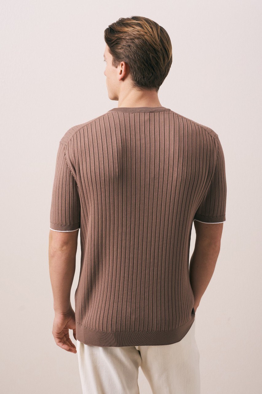 Wholesale Mens Brown Crew-Neck T-Shirt