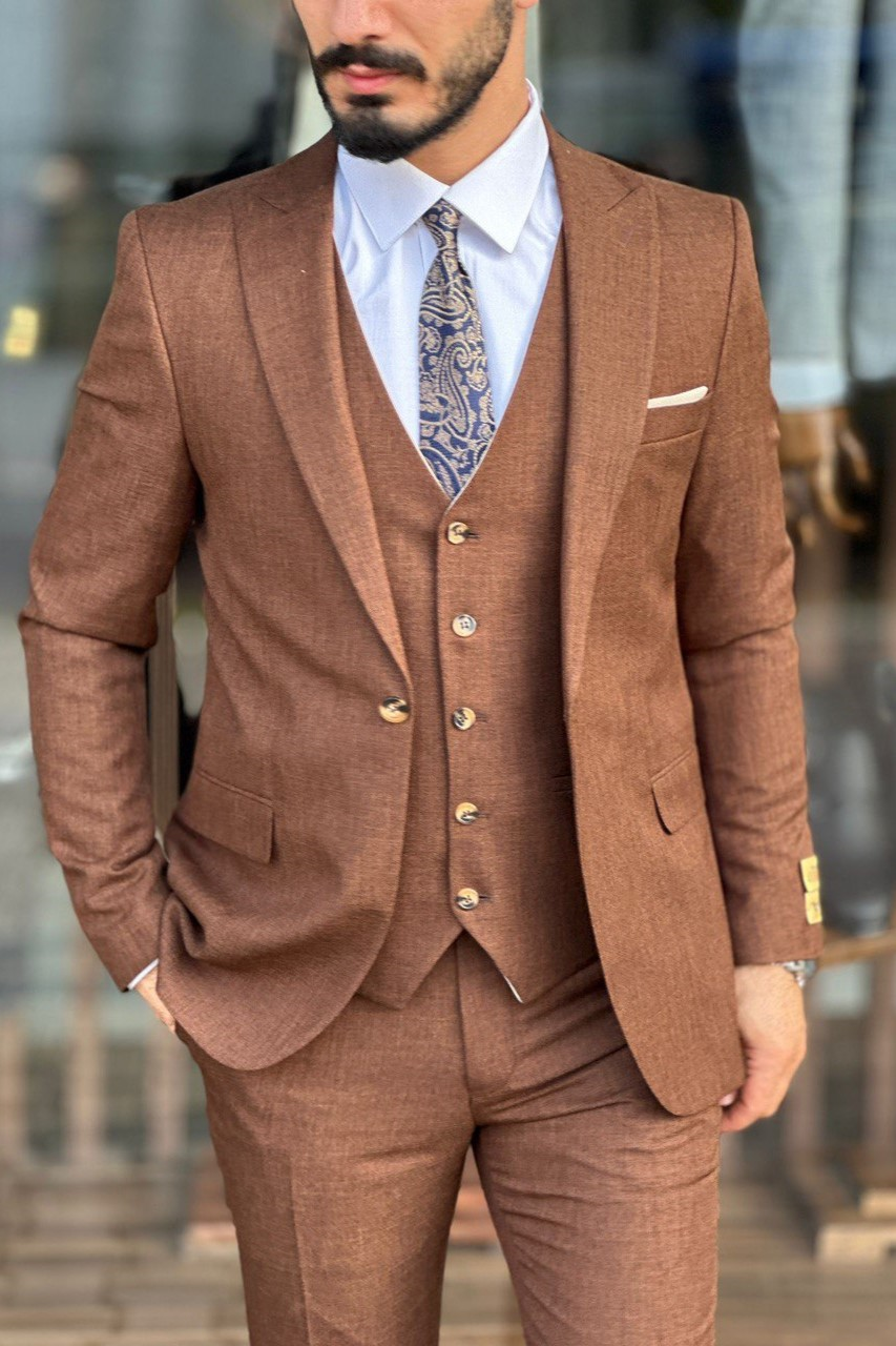 Wholesale Men's Brown Plus Size Three-Piece Suit 1744W26-014