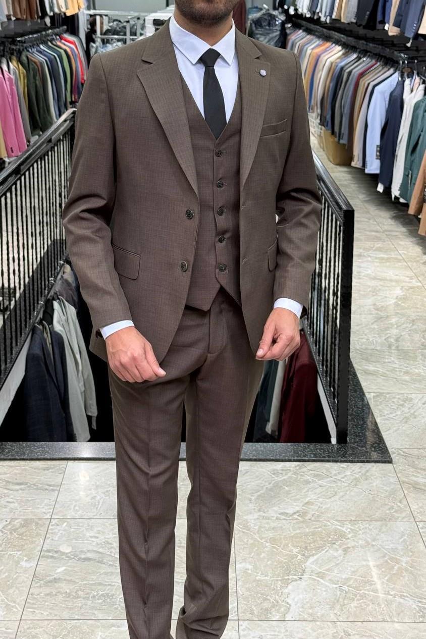 Wholesale Men's Brown Three-Piece Suit 1701W26-028