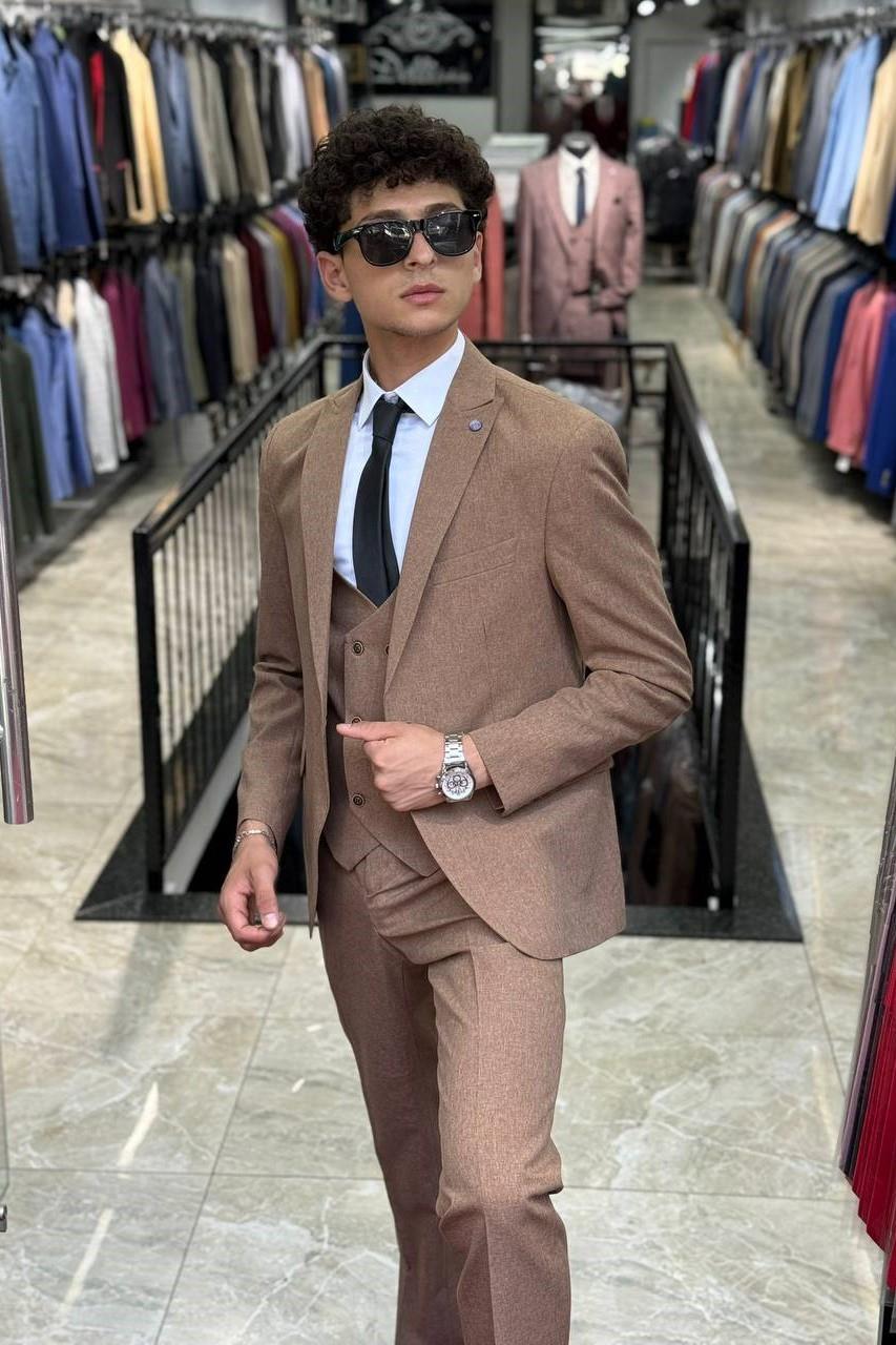 Wholesale Men's Brown Three-Piece Suit 1701W26-062