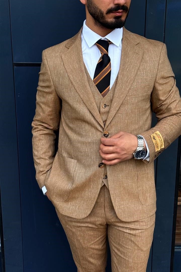 Wholesale Men's Camel Three-Piece Suit 1744W26-050