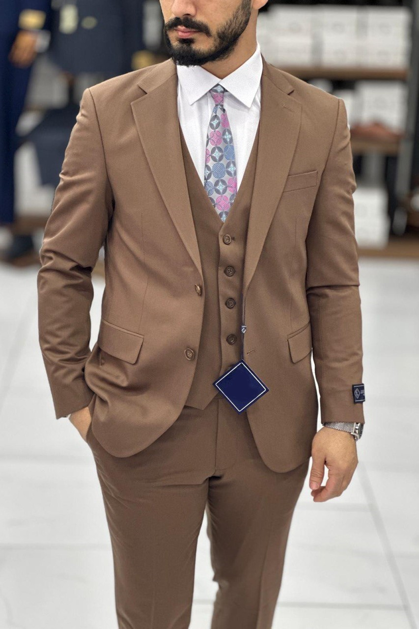 Wholesale Men's Camel Three-Piece Suit 1744W26-020