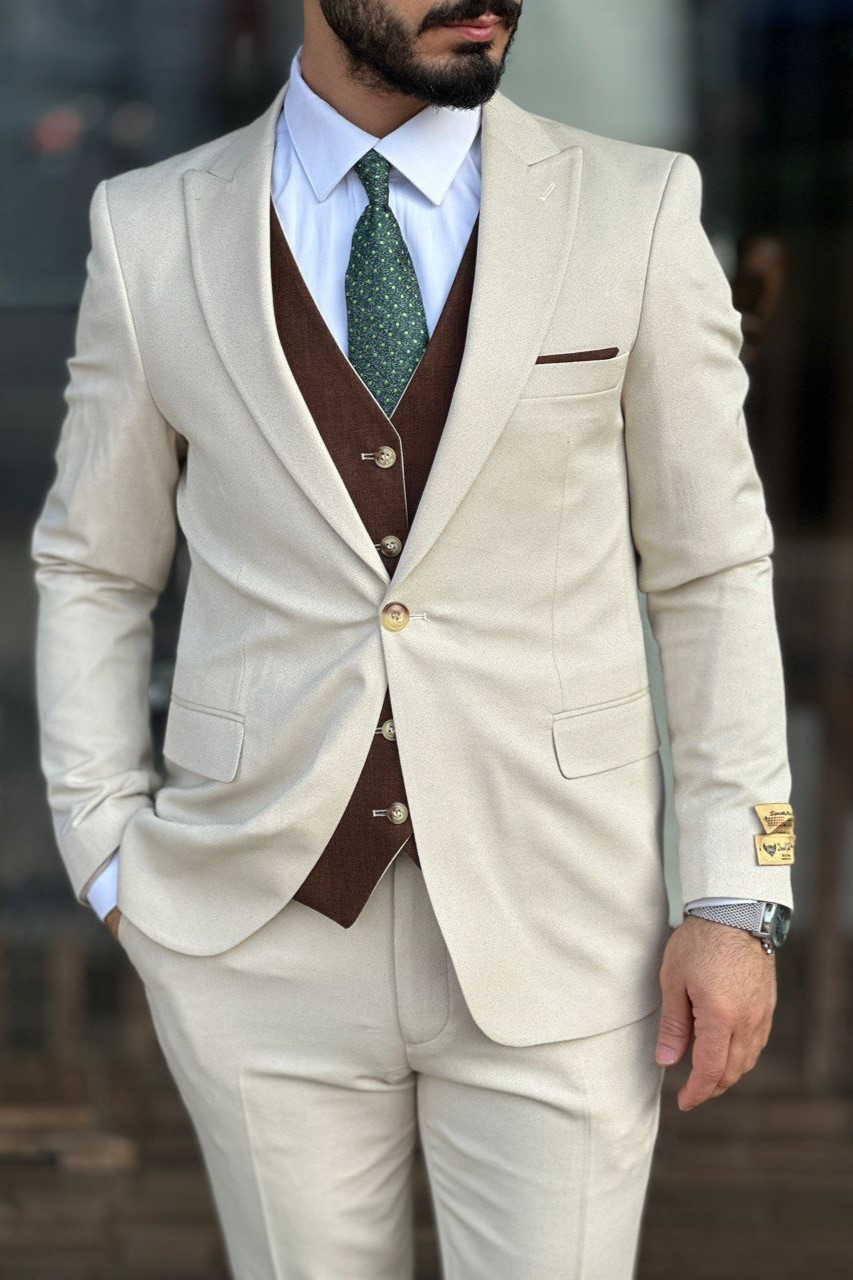 Wholesale Men's Champagne Plus Size Three-Piece Suit 1744W26-015