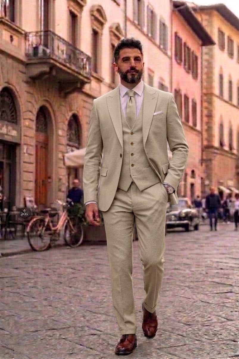 Wholesale Men's Champagne Three-Piece Suit 1701W26-107