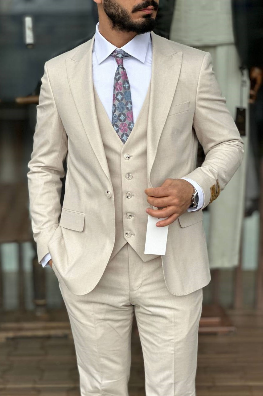 Wholesale Men's Cream Three-Piece Suit 1744W26-040