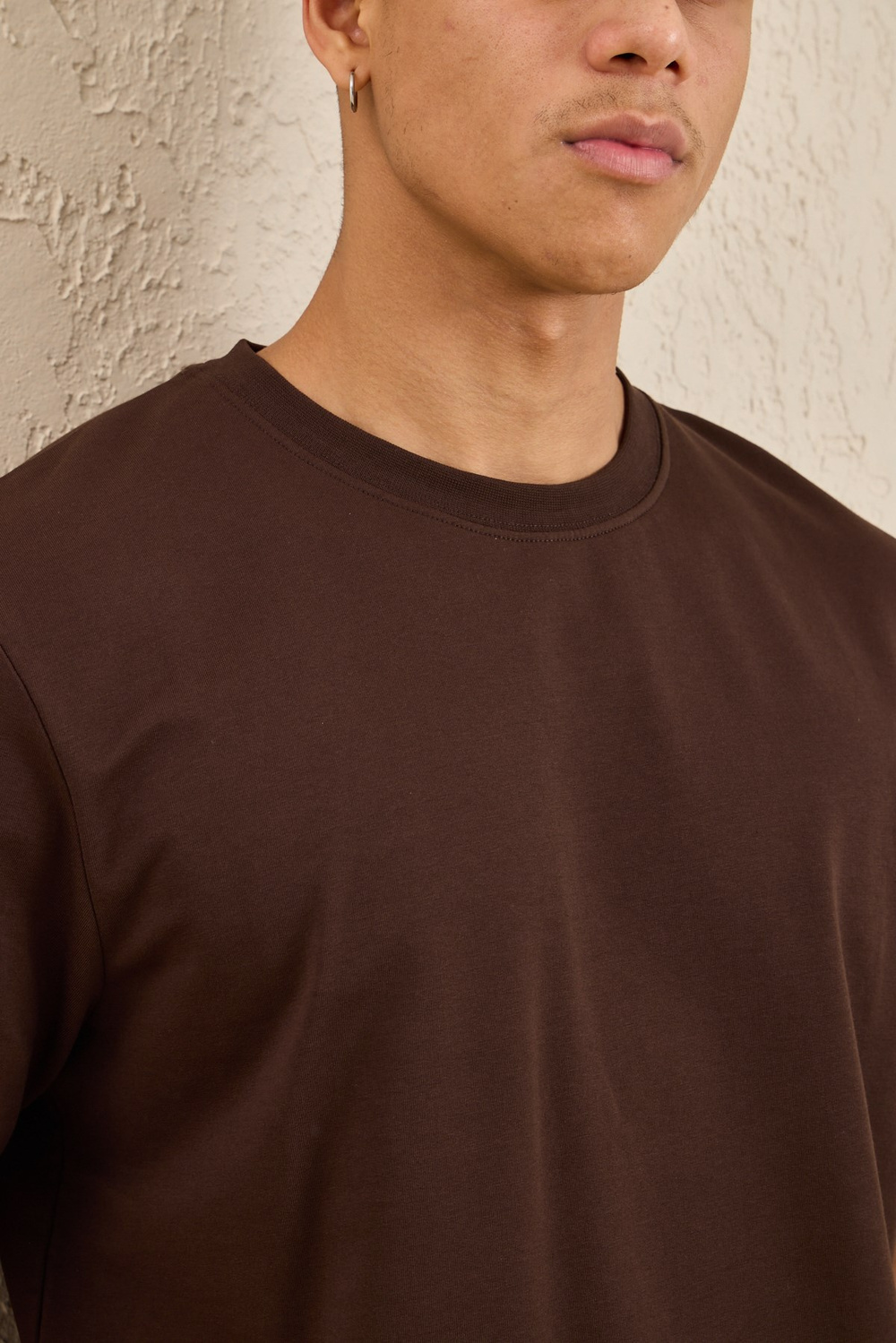 Wholesale Mens Dark Brown Regular Fit Basic Crew-Neck T-Shirt