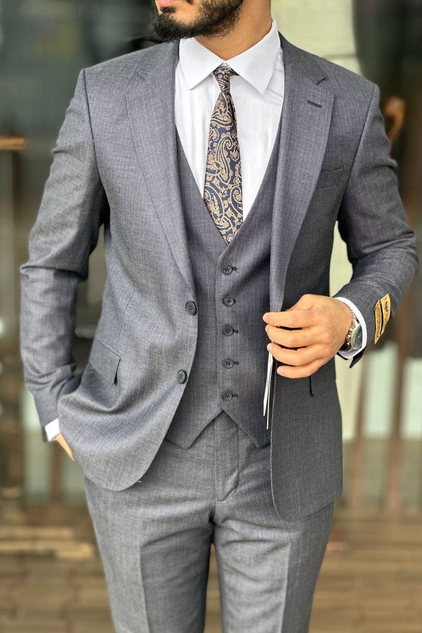 Wholesale Men's Dark Gray Plus Size Three-Piece Suit 1744W26-039