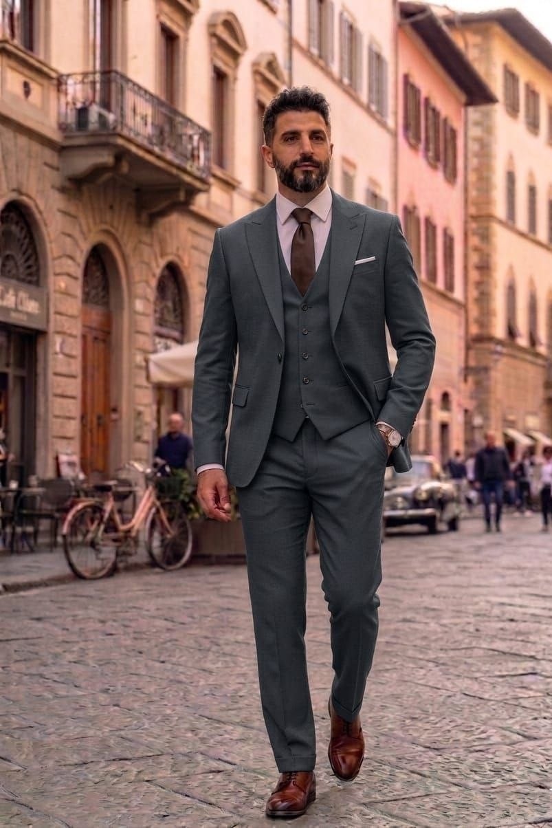 Wholesale Men's Dark Gray Three-Piece Suit 1701W26-107