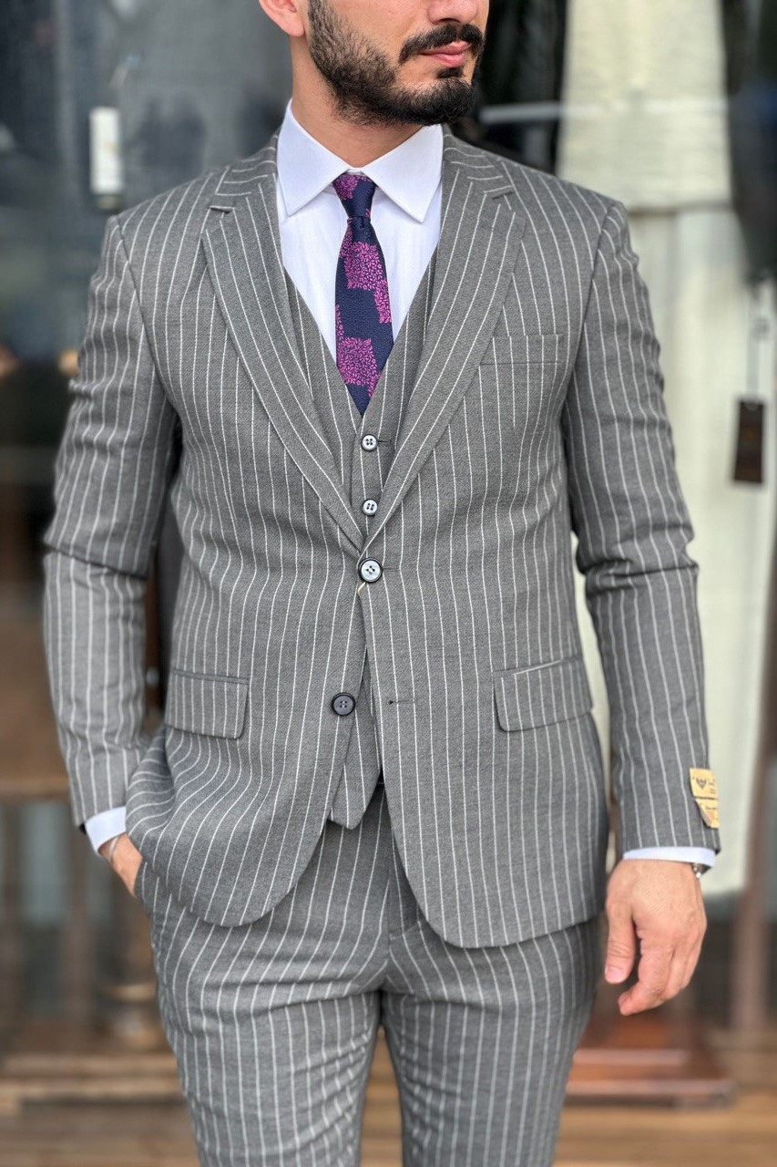 Wholesale Men's Dark Gray Three-Piece Suit 1744W26-032