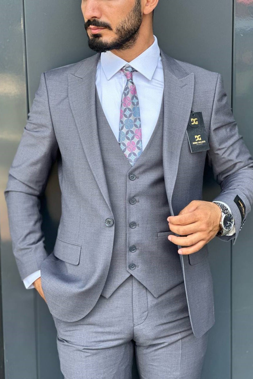 Wholesale Men's Dark Gray Three-Piece Suit 1744W26-064
