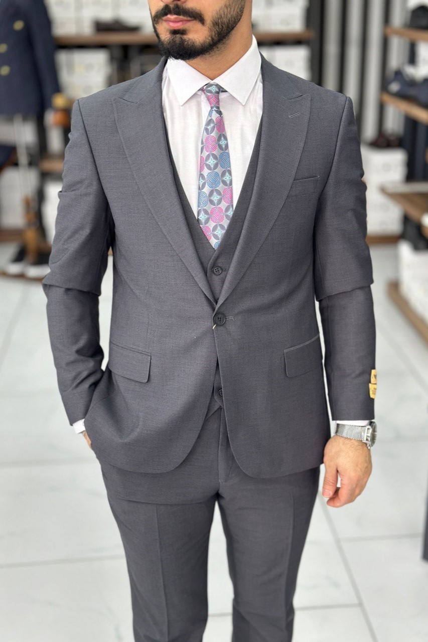 Wholesale Men's Dark Gray Three-Piece Suit 1744W26-028