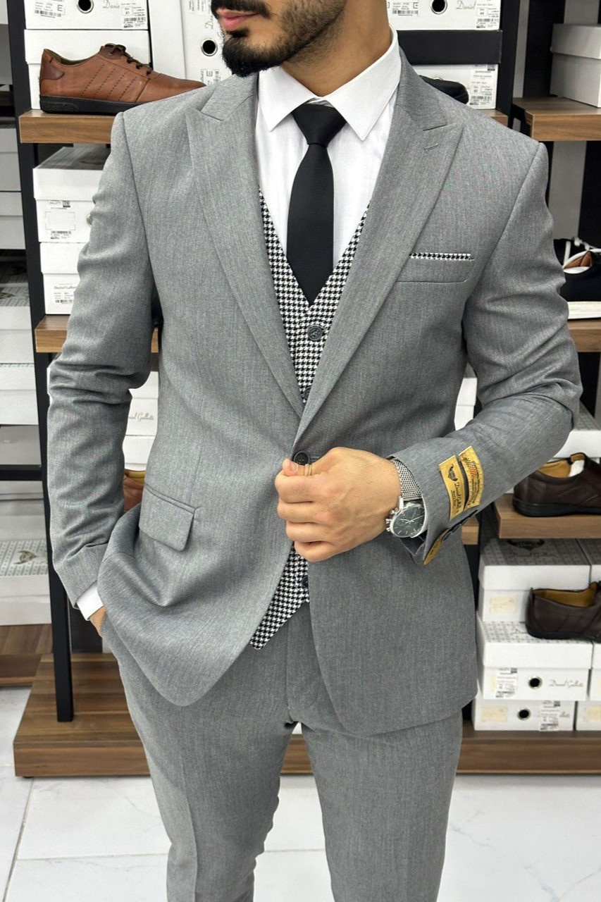 Wholesale Men's Gray Plus Size Three-Piece Suit 1744W26-022