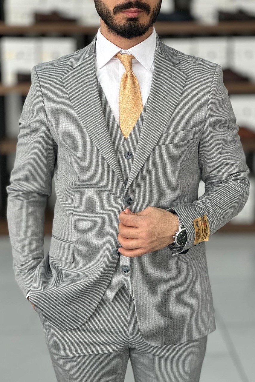 Wholesale Men's Gray Plus Size Three-Piece Suit 1744W26-031