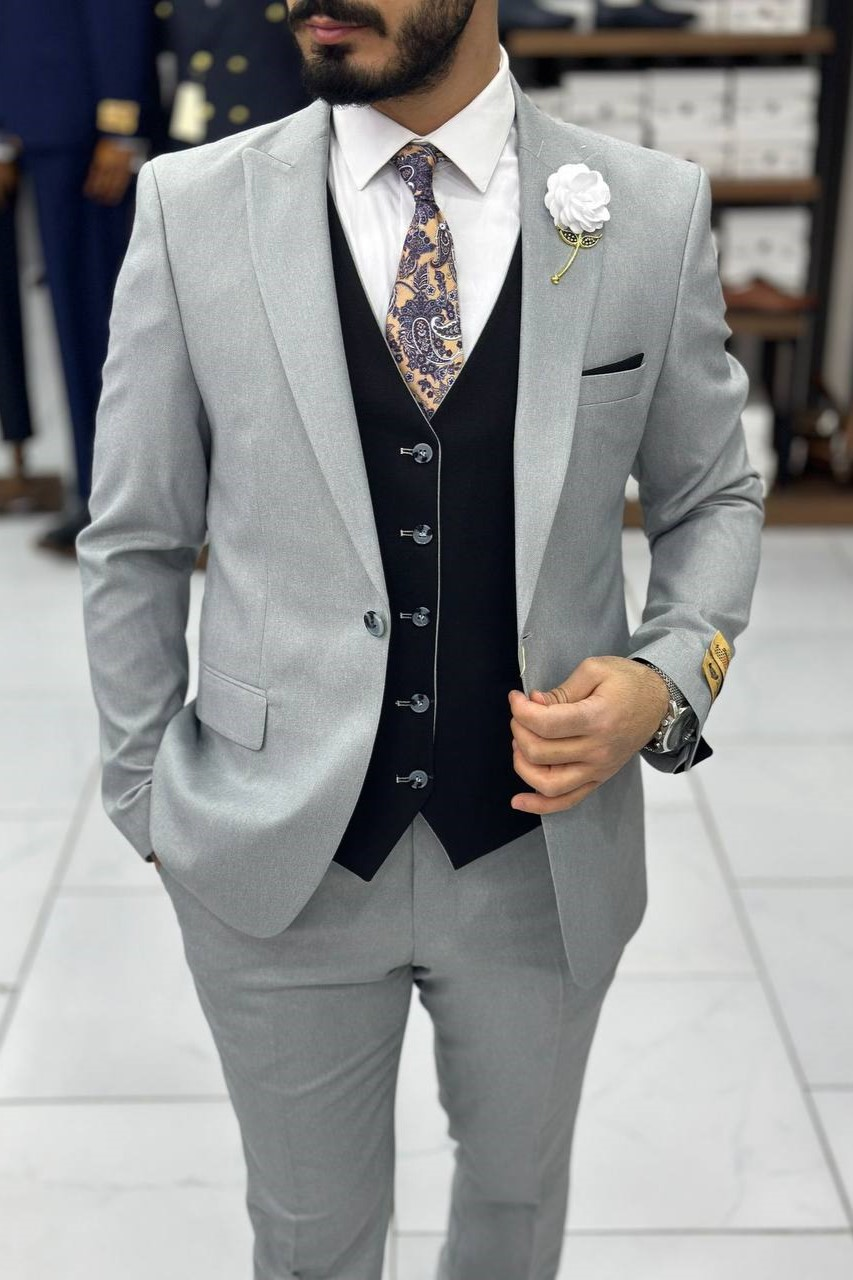 Wholesale Men's Gray Plus Size Three-Piece Suit 1744W26-024