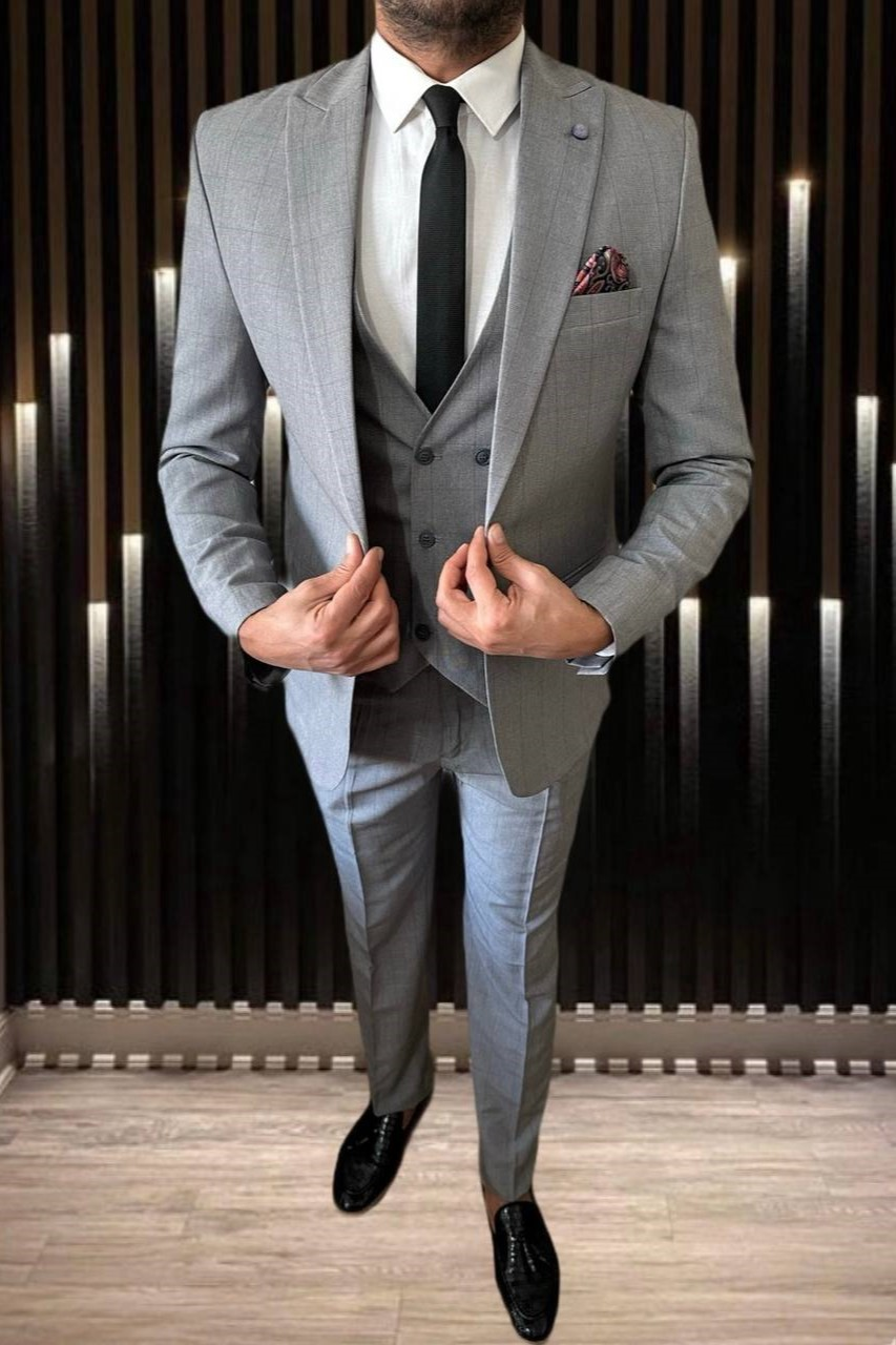 Wholesale Men's Gray Three-Piece Suit 1701W26-090
