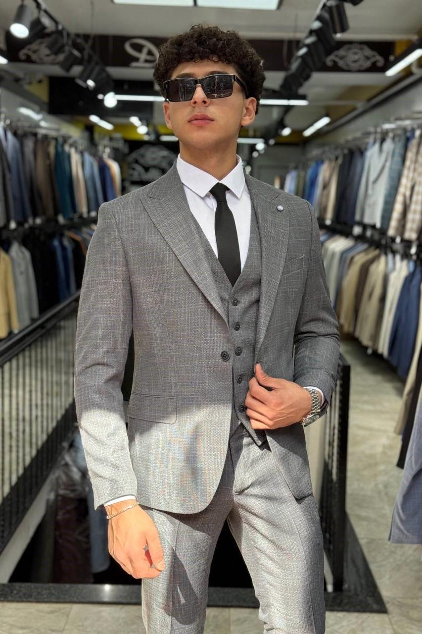 Wholesale Men's Gray Three-Piece Suit 1701W26-043
