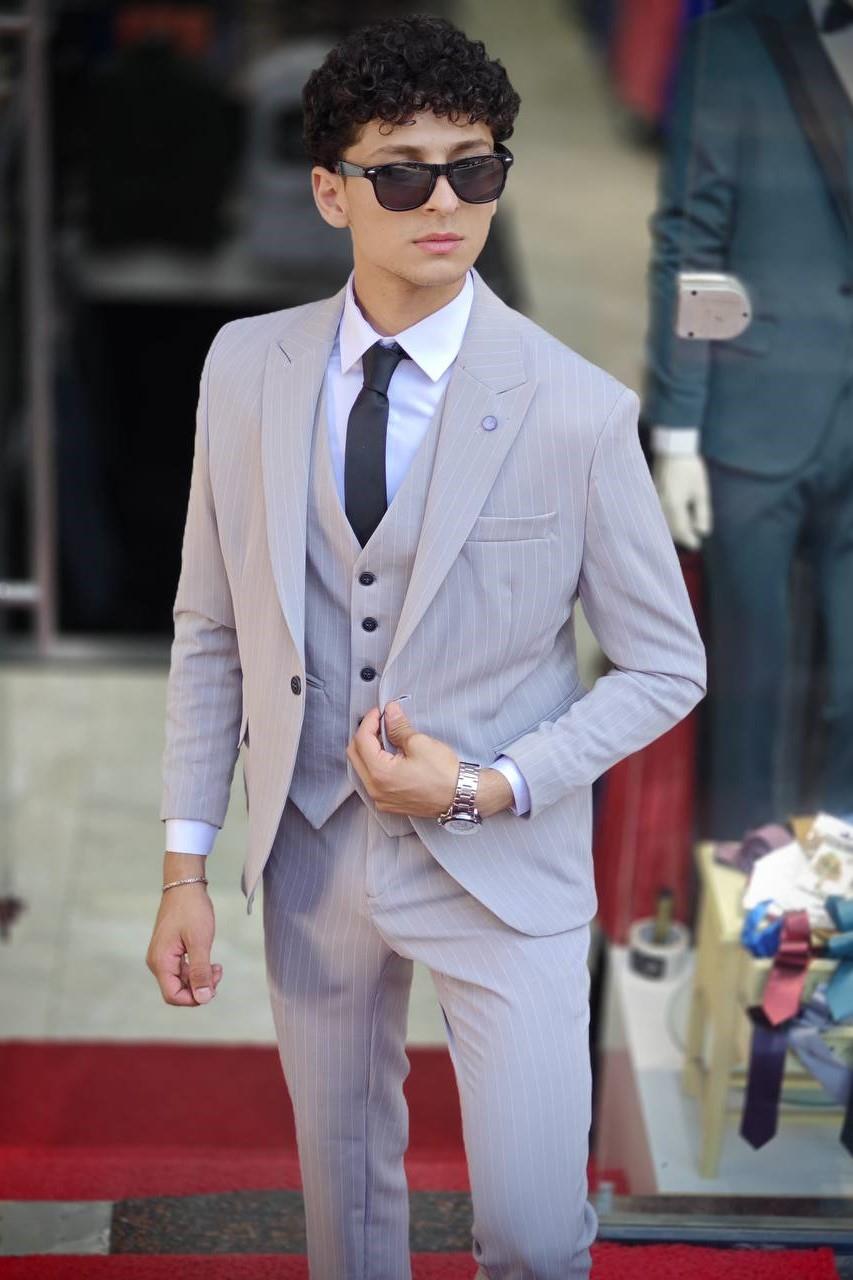 Wholesale Men's Gray Three-Piece Suit 1701W26-063