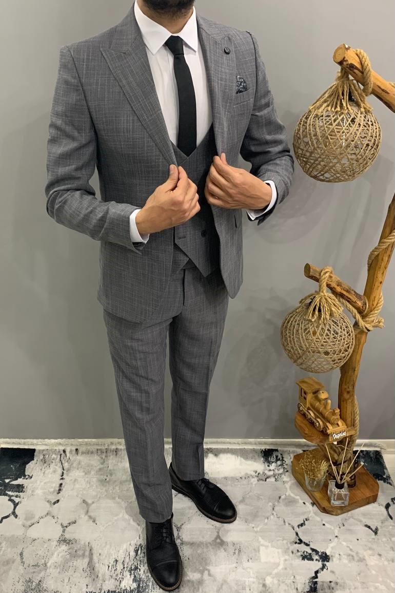 Wholesale Men's Gray Three-Piece Suit 1701W26-045