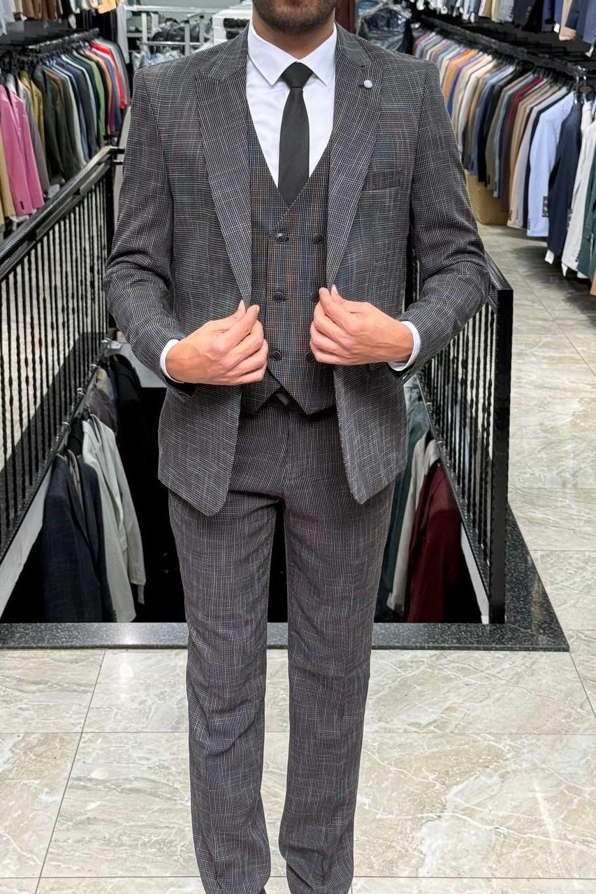 Wholesale Men's Gray Three-Piece Suit 1701W26-026