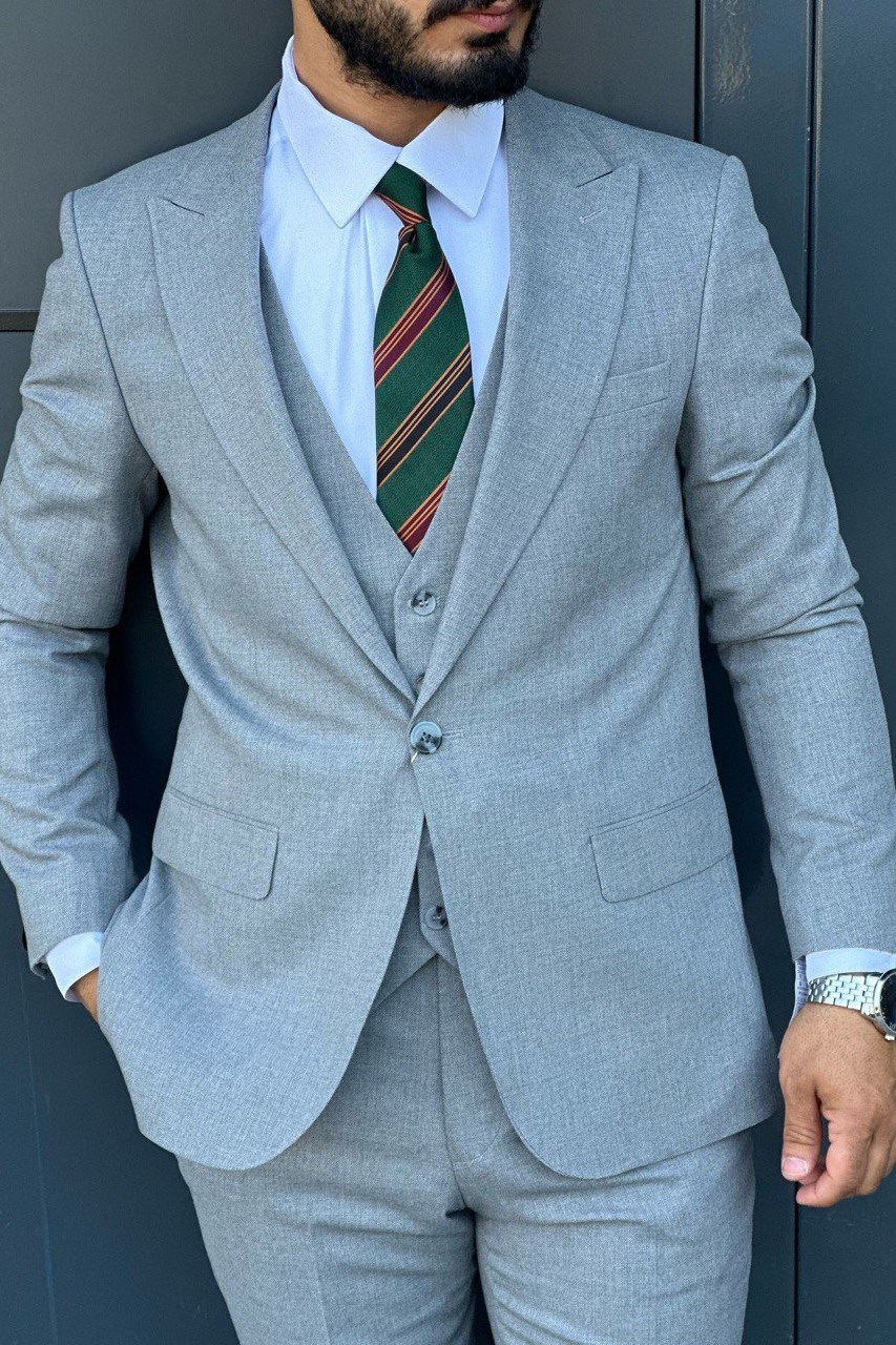 Wholesale Men's Gray Three-Piece Suit 1744W26-056