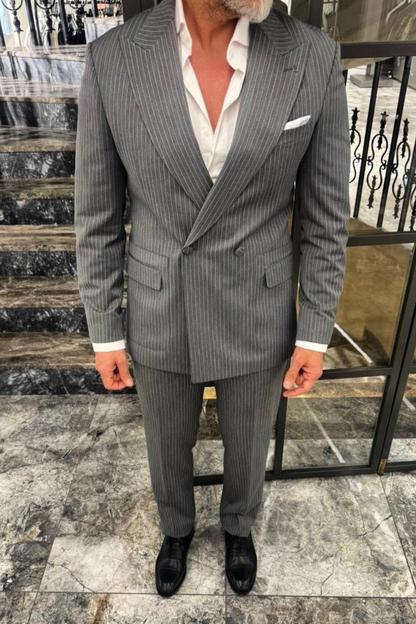 Wholesale Men's Gray Two-Piece Suit 1702W26-0509