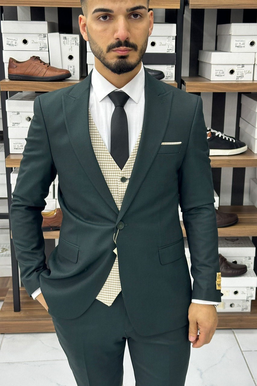 Wholesale Men's Green Plus Size Three-Piece Suit 1744W26-022
