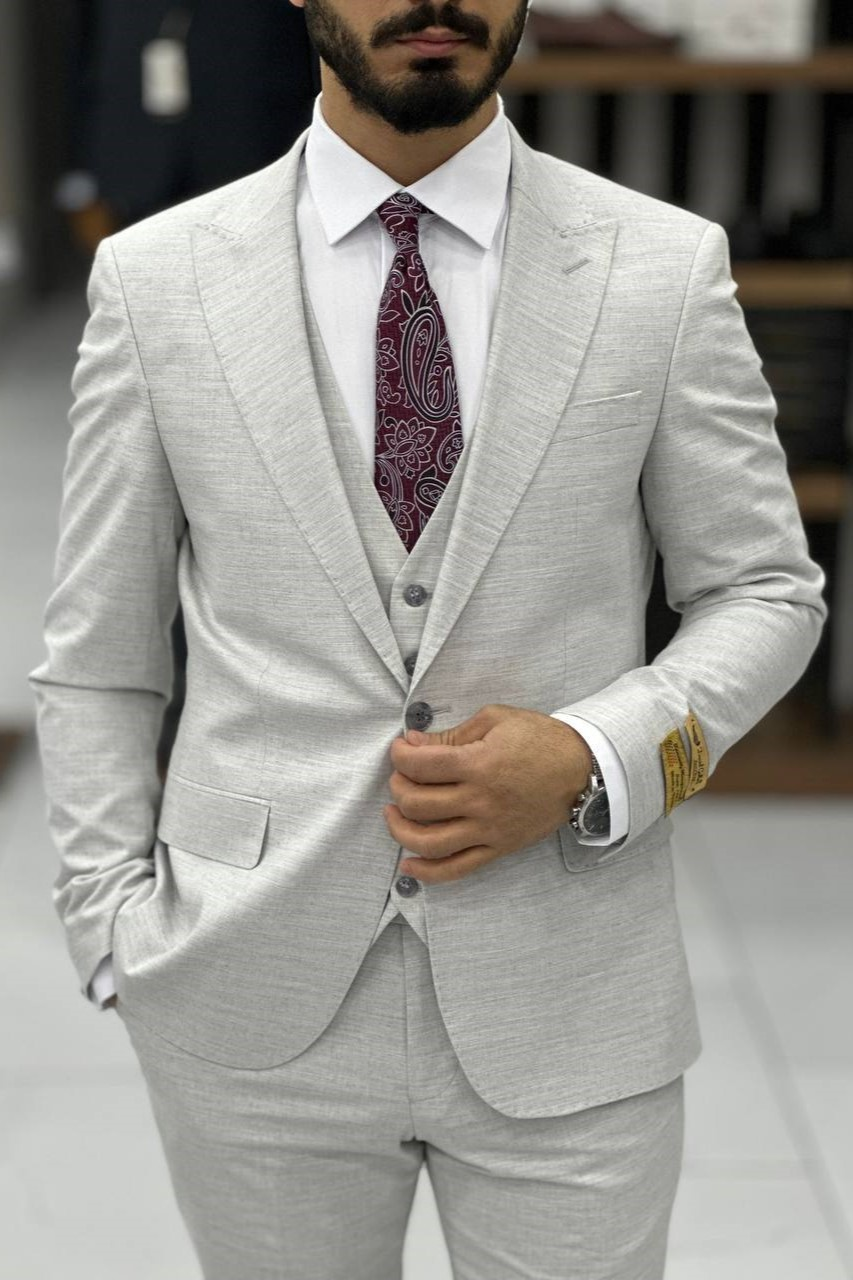 Wholesale Men's Ivory Three-Piece Suit 1744W26-040
