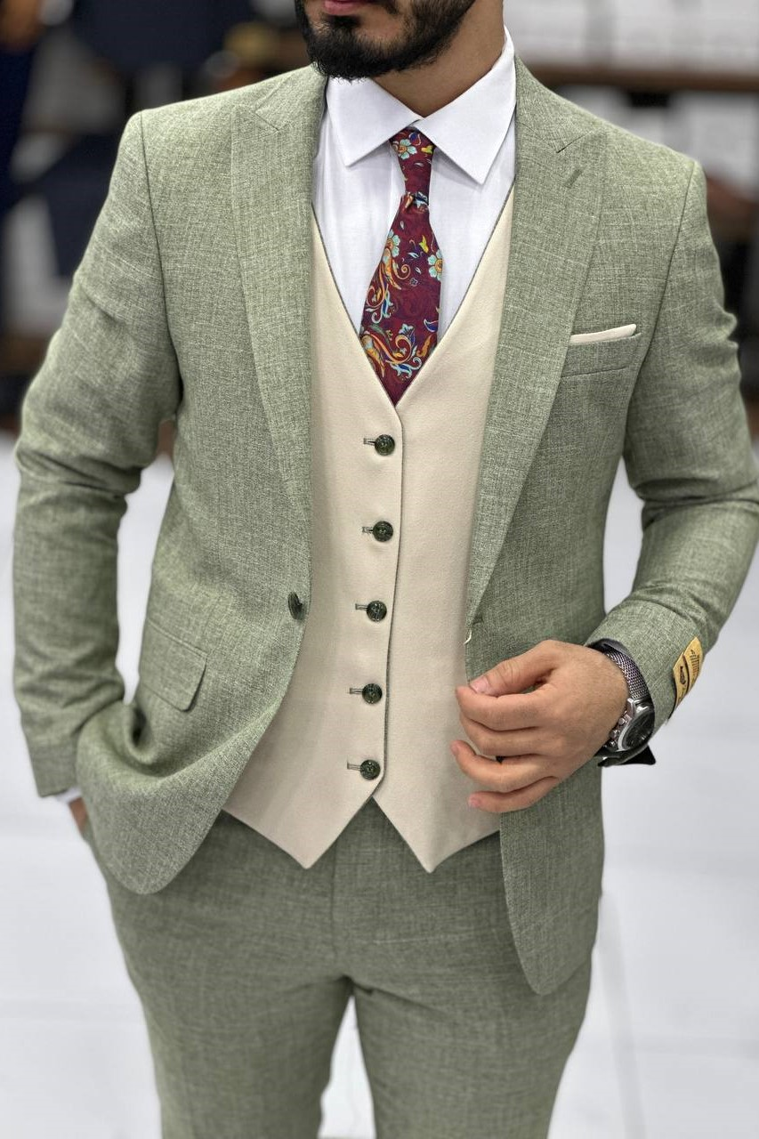 Wholesale Men's Khaki Plus Size Three-Piece Suit 1744W26-018