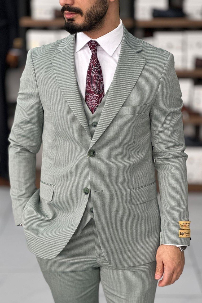 Wholesale Men's Khaki Plus Size Three-Piece Suit 1744W26-031