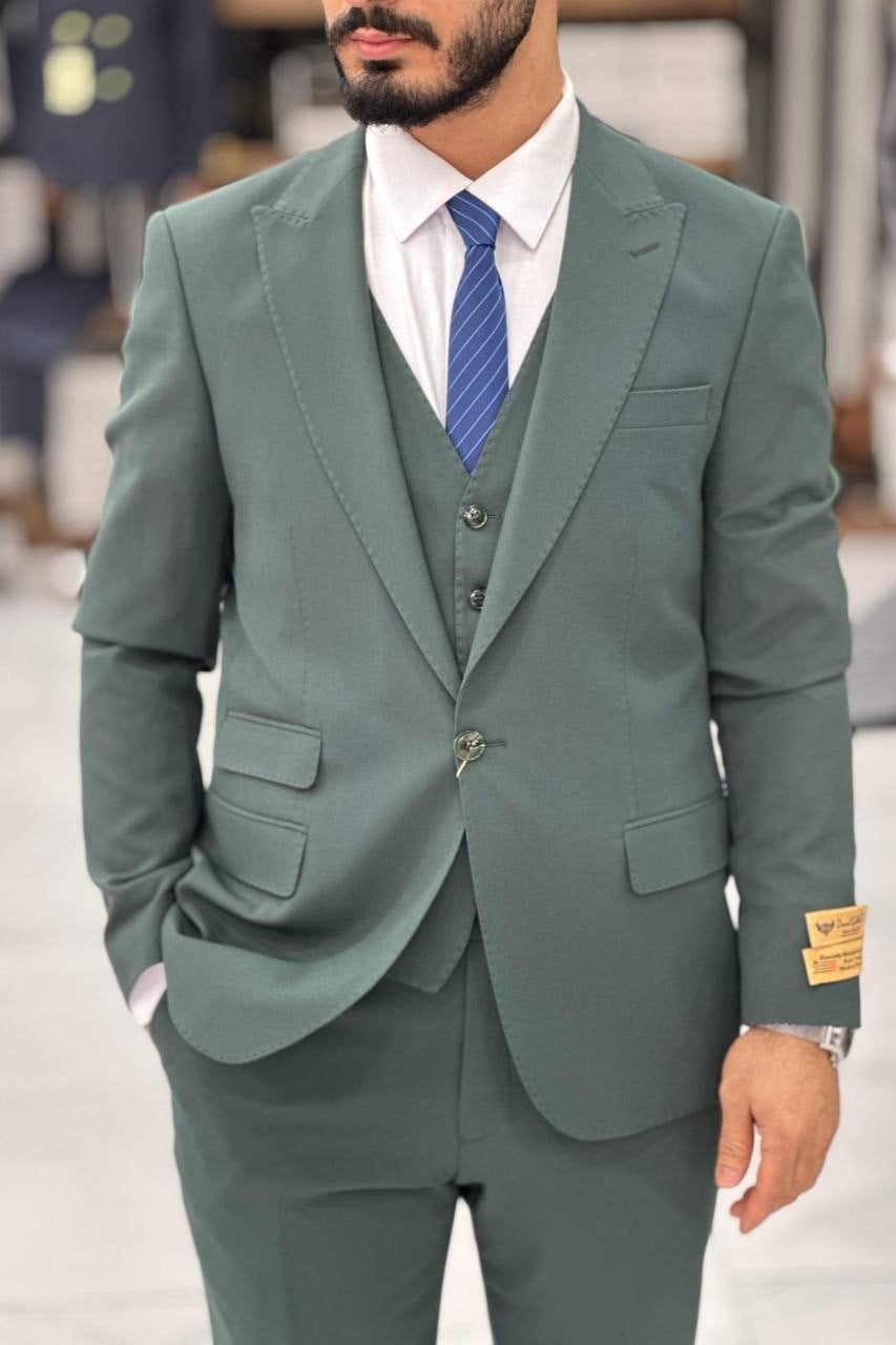 Wholesale Men's Khaki Plus Size Three-Piece Suit 1744W26-036