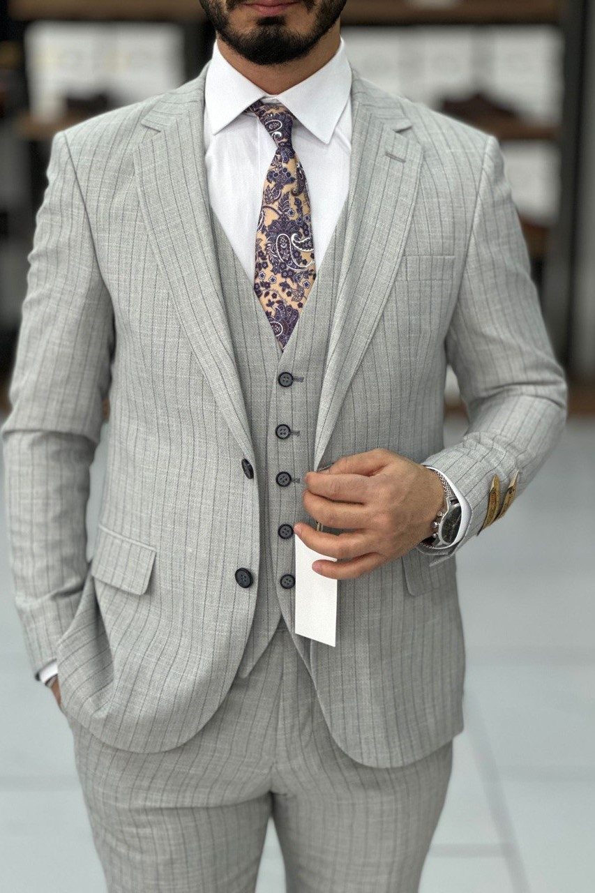 Wholesale Men's Khaki Three-Piece Suit 1744W26-032