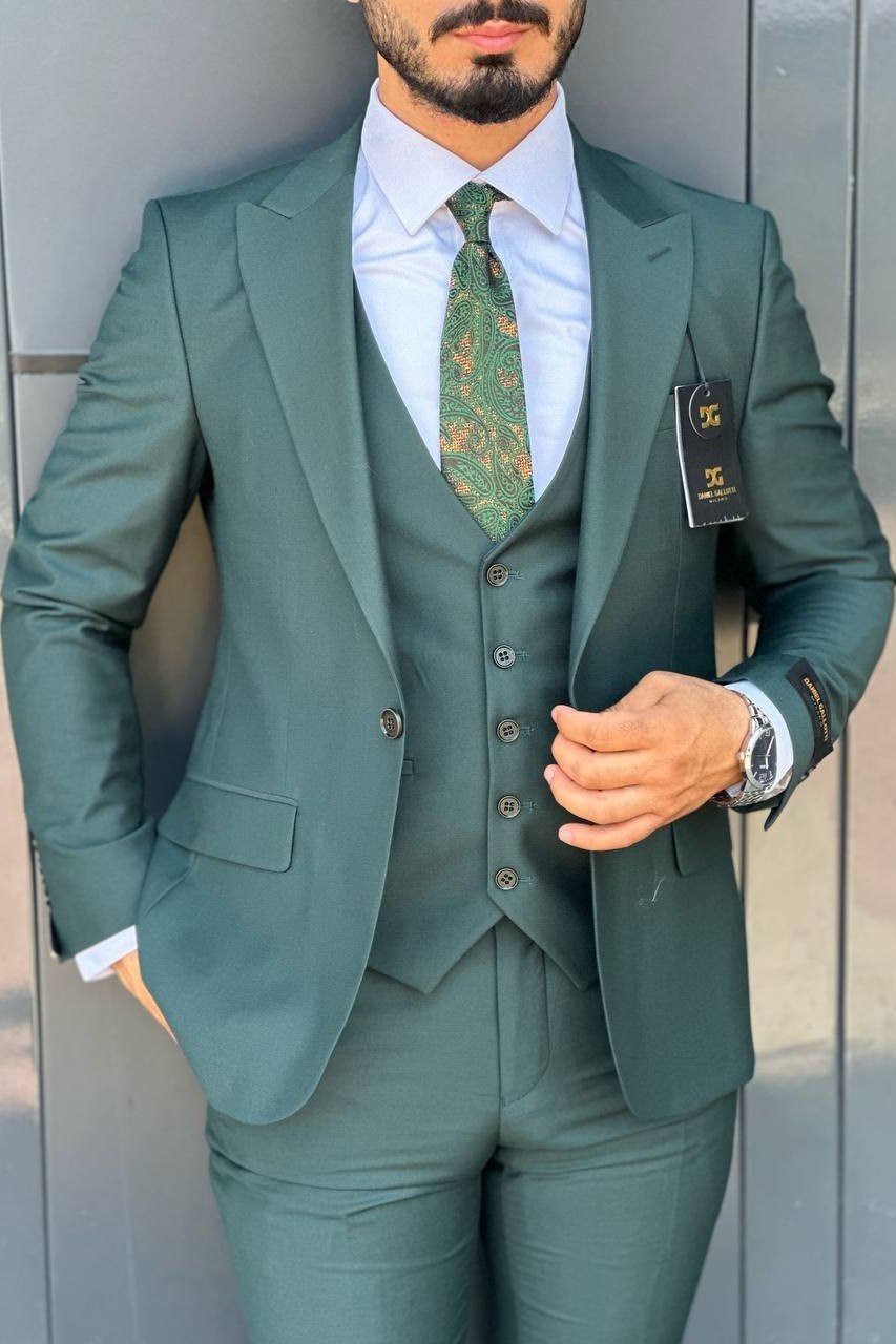 Wholesale Men's Khaki Three-Piece Suit 1744W26-064
