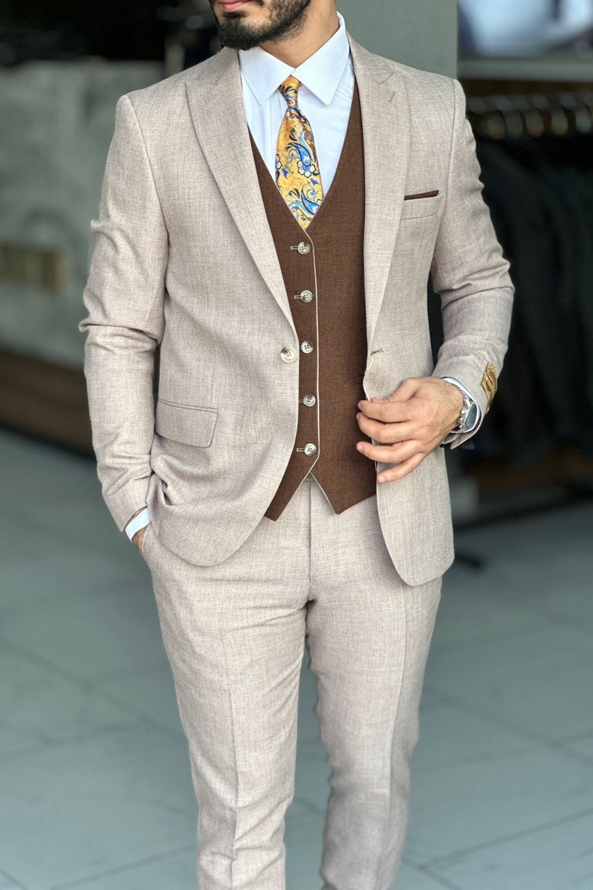 Wholesale Men's Latte Plus Size Three-Piece Suit 1744W26-015