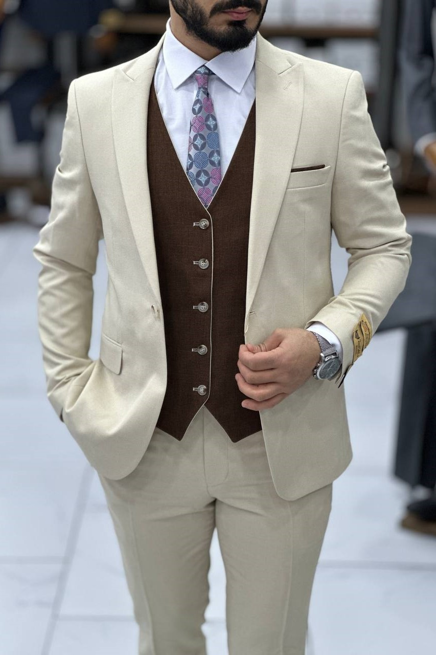 Wholesale Men's Light Beige Plus Size Three-Piece Suit 1744W26-018