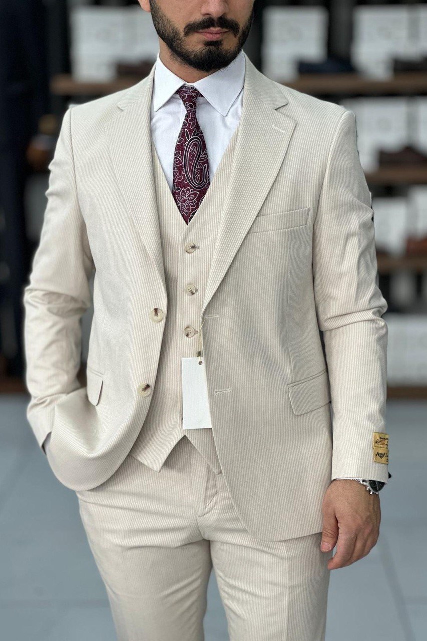 Wholesale Men's Light Beige Plus Size Three-Piece Suit 1744W26-031