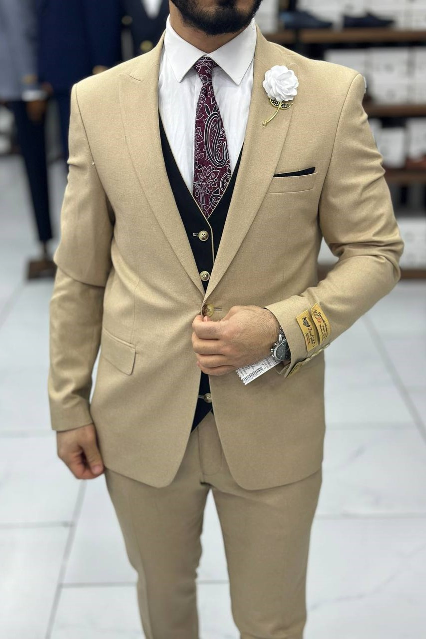 Wholesale Men's Light Beige Plus Size Three-Piece Suit 1744W26-024