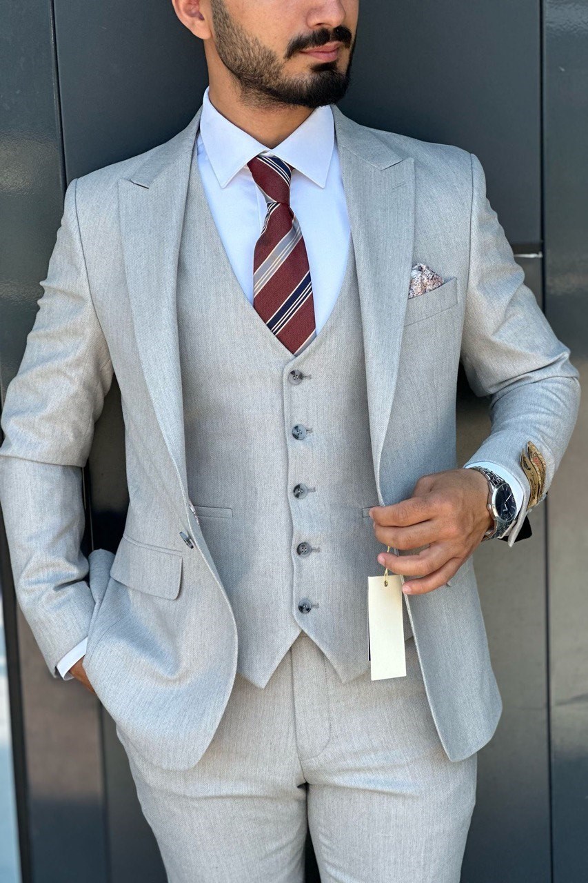 Wholesale Men's Light Gray Three-Piece Suit 1744W26-059
