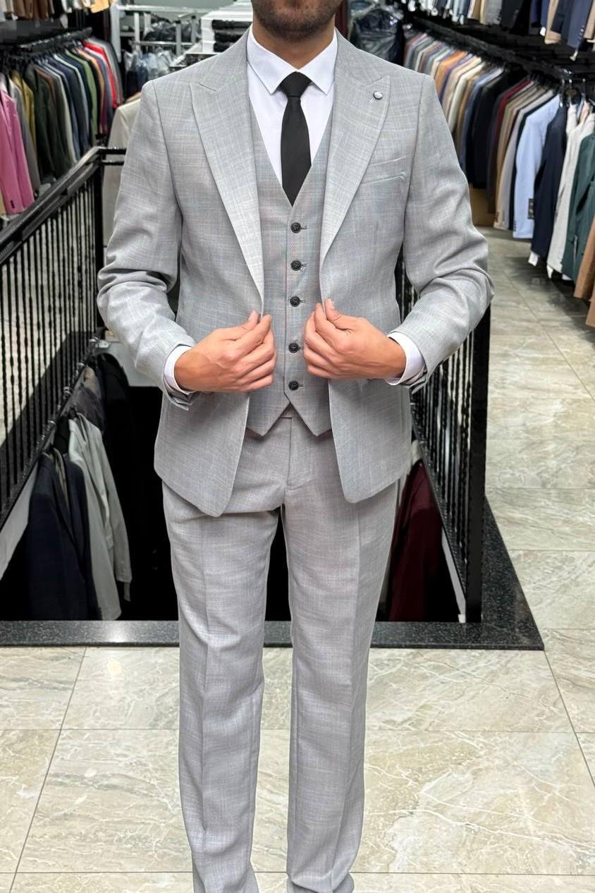 Wholesale Men's Light Gray Three-Piece Suit 1701W26-026