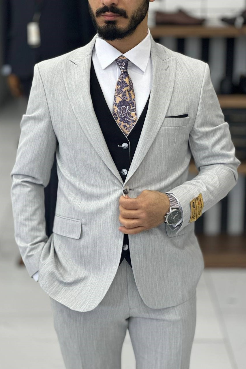 Wholesale Men's Light Gray Three-Piece Suit 1744W26-041