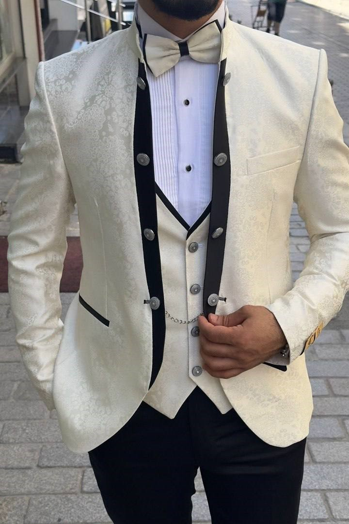 Wholesale Men's Light Yellow Plus Size Three-Piece Suit 1744W26-007