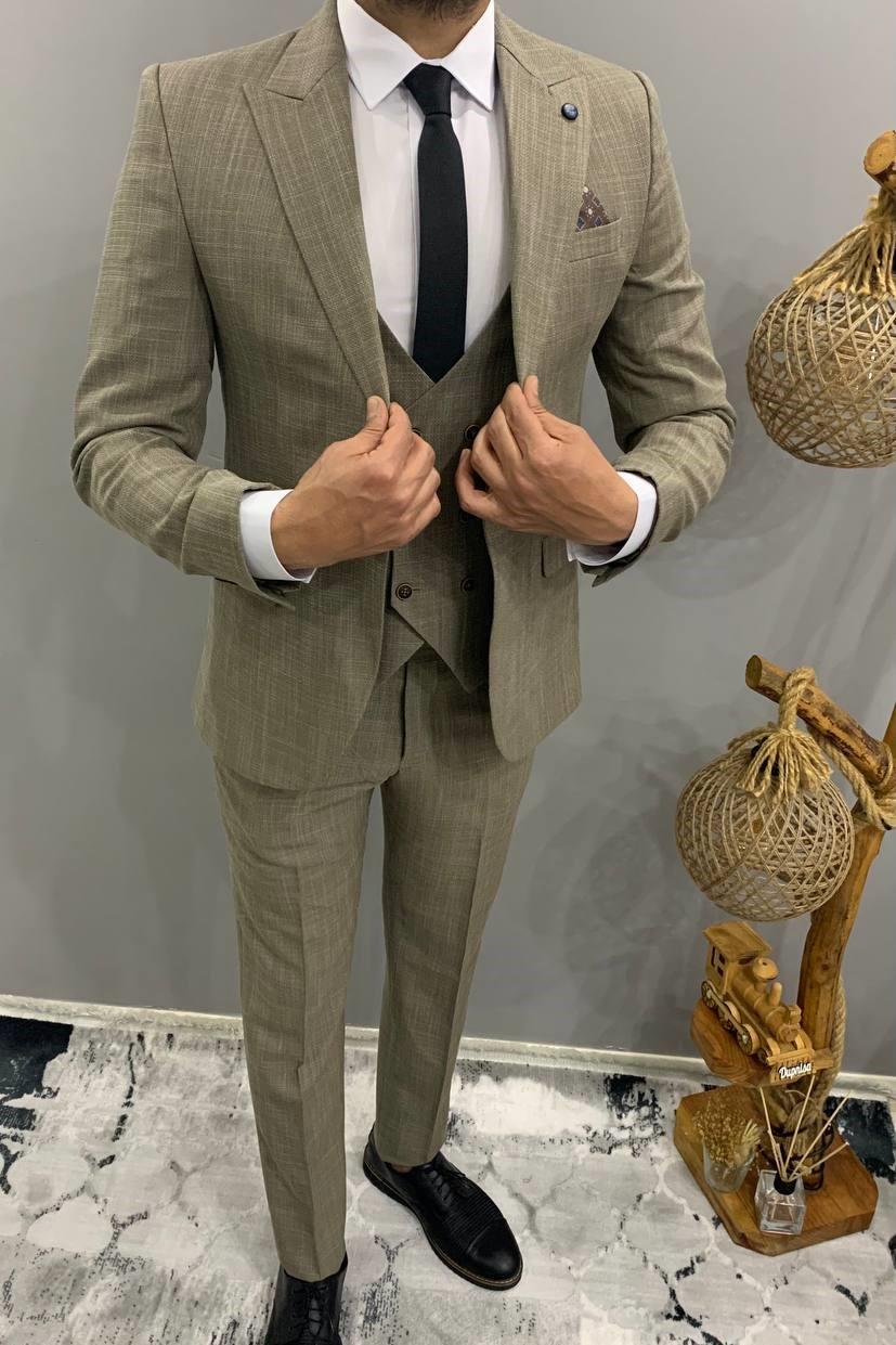 Wholesale Men's Mustard Three-Piece Suit 1701W26-045