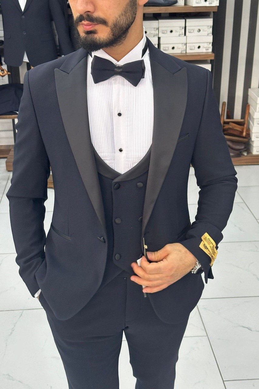 Wholesale Men's Navy Plus Size Three-Piece Suit 1744W26-005